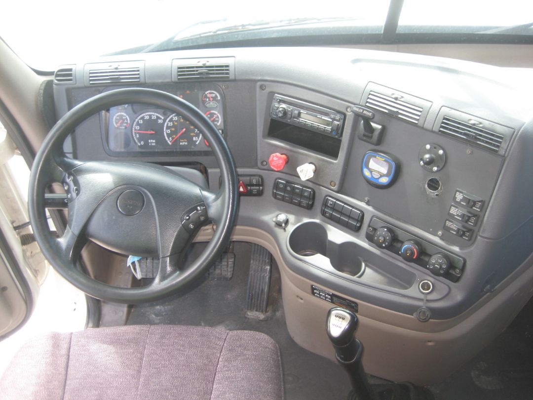 2013 FREIGHTLINER Cascadia - Image 8